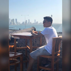 Meet your Posher, Tomas